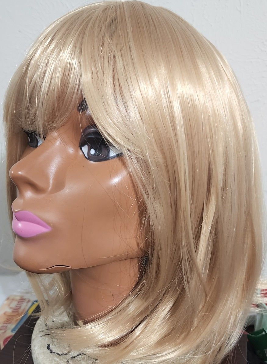 613 Blonde Bob Cut Wig 