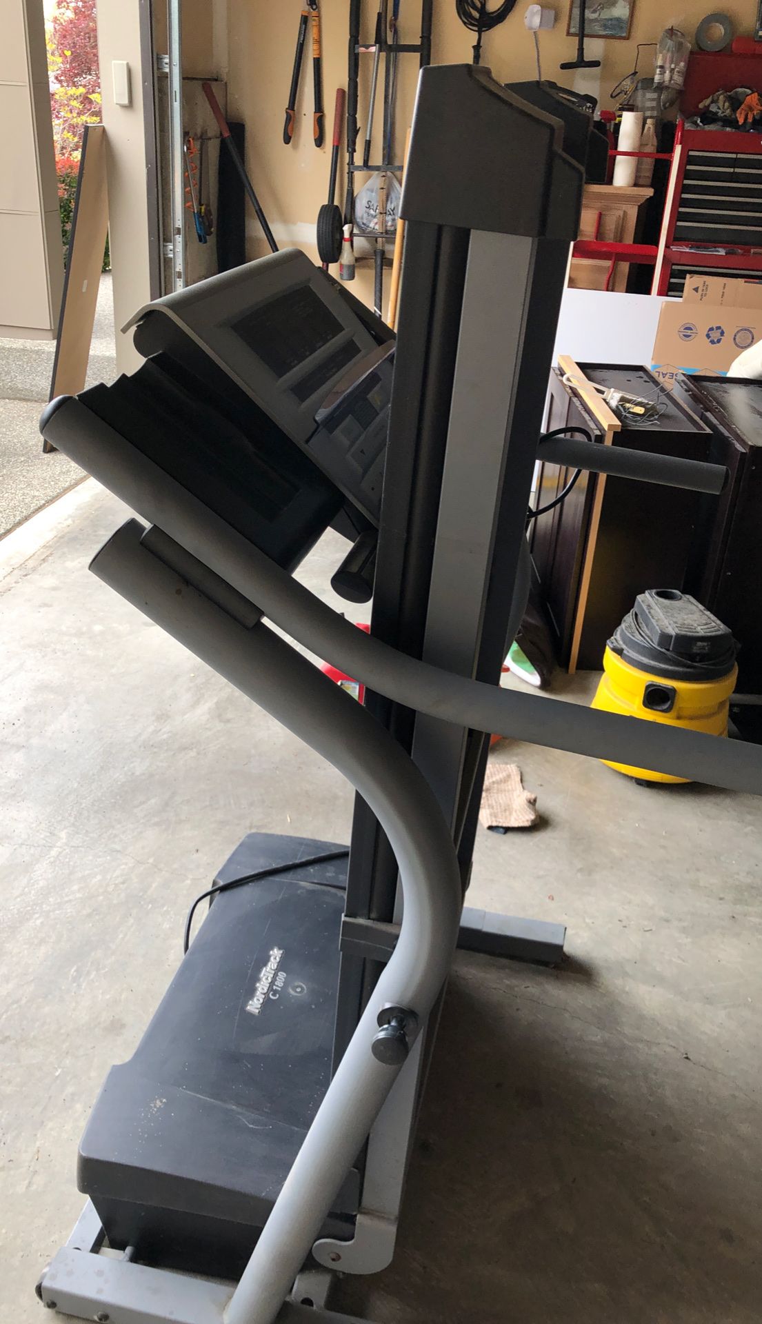 NordicTrack C 1800 treadmill for Sale in RENTON, WA OfferUp