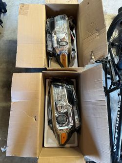 2016 Toyota  Tacoma Headlights