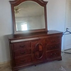 Queen Size Bedroom Set