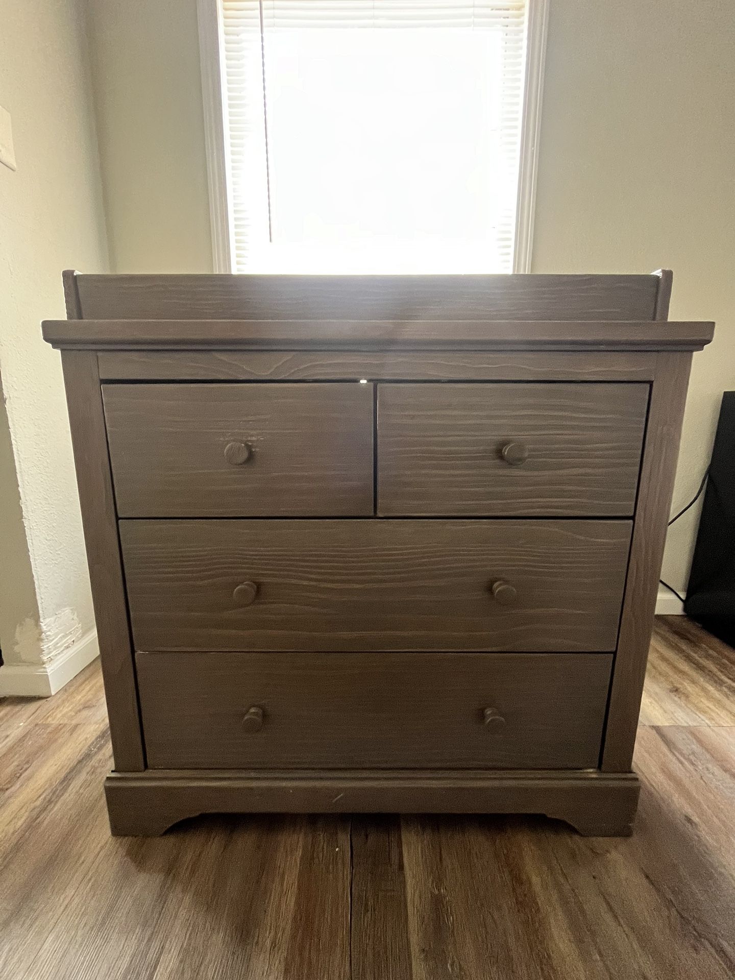 Delta Children Simmons Kids Paloma 4 Drawer Dresser with Changing Top  Greenguard Gold Certified Rustic Grey - www.buildwithchirag.com