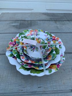 Rachel Zoe Pansy Melamine Serving Bowls Nesting Set of 4 Floral Flower Scalloped