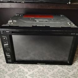 Pioneer 8" Touch Screen CD & DVD Player 