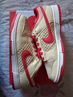 Nike Dunk Low Starwberry Waffle Sneakers
