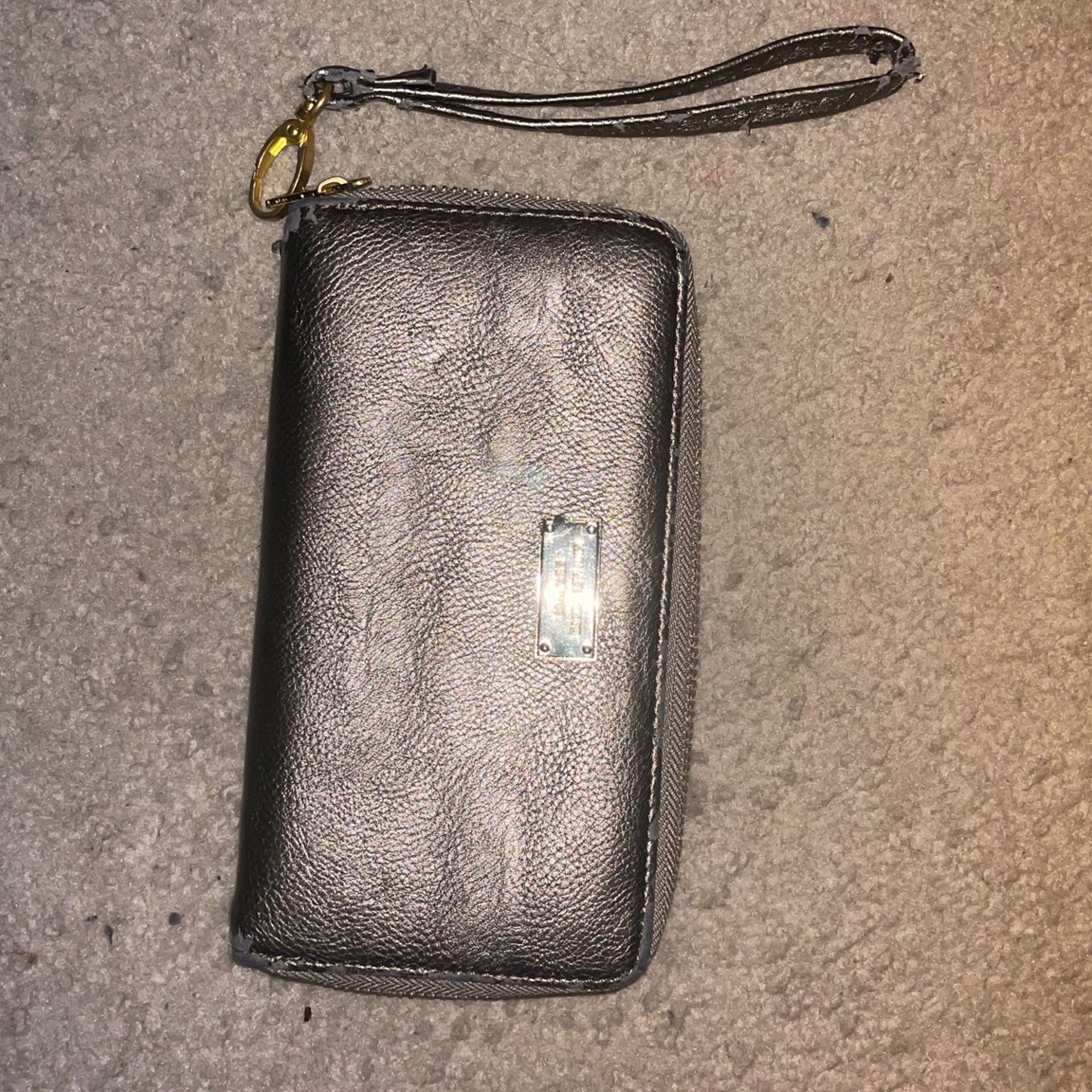 Micheal kors Wristlet