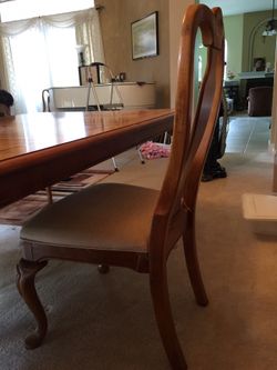 Lexington dinning room set 2 Arm Chairs And 2 Chairs