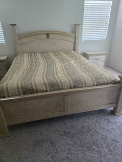 Cal King Size Four-Poster Bed Frame