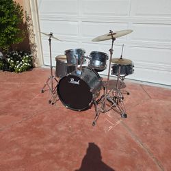Pearl Roadshow Set With Zildjian Cymbals