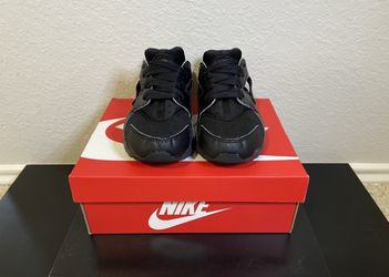 Boys Nikes!!!