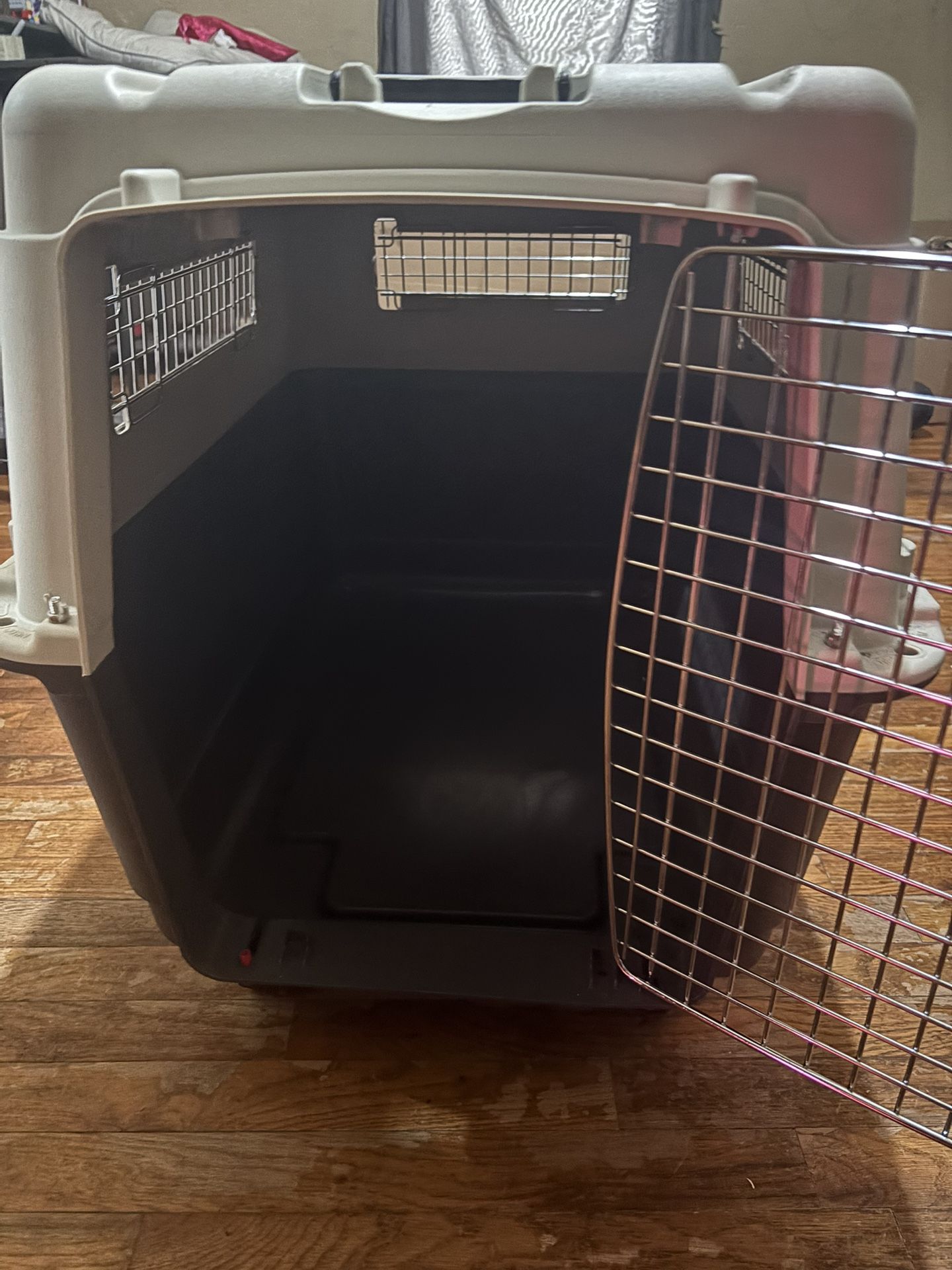 Medium Sized Mobile Dog Crate
