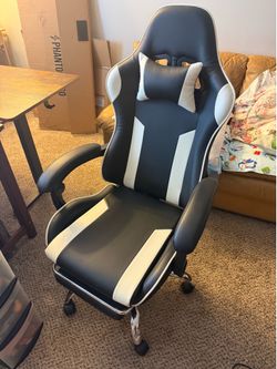 Computer gaming chair