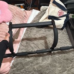 Gold’s Gym Pull Up Bar