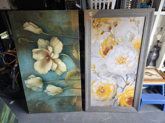 Lots Of Floral Wall Art