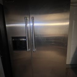 Viking Built In refrigerator 