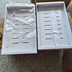 Pull out cabinet organizer