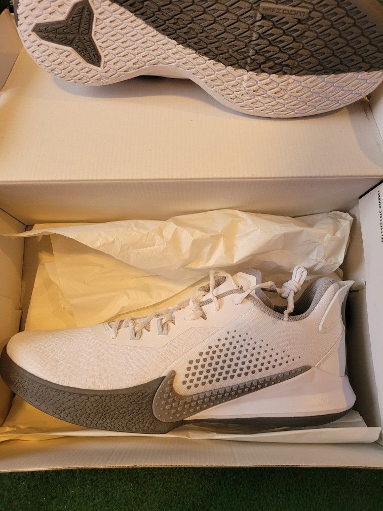MAMBA FURY white /Wolf Grey- Pure Platinum , U.S Size 14