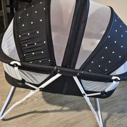 Collapsible/Portable Baby Bassinet 