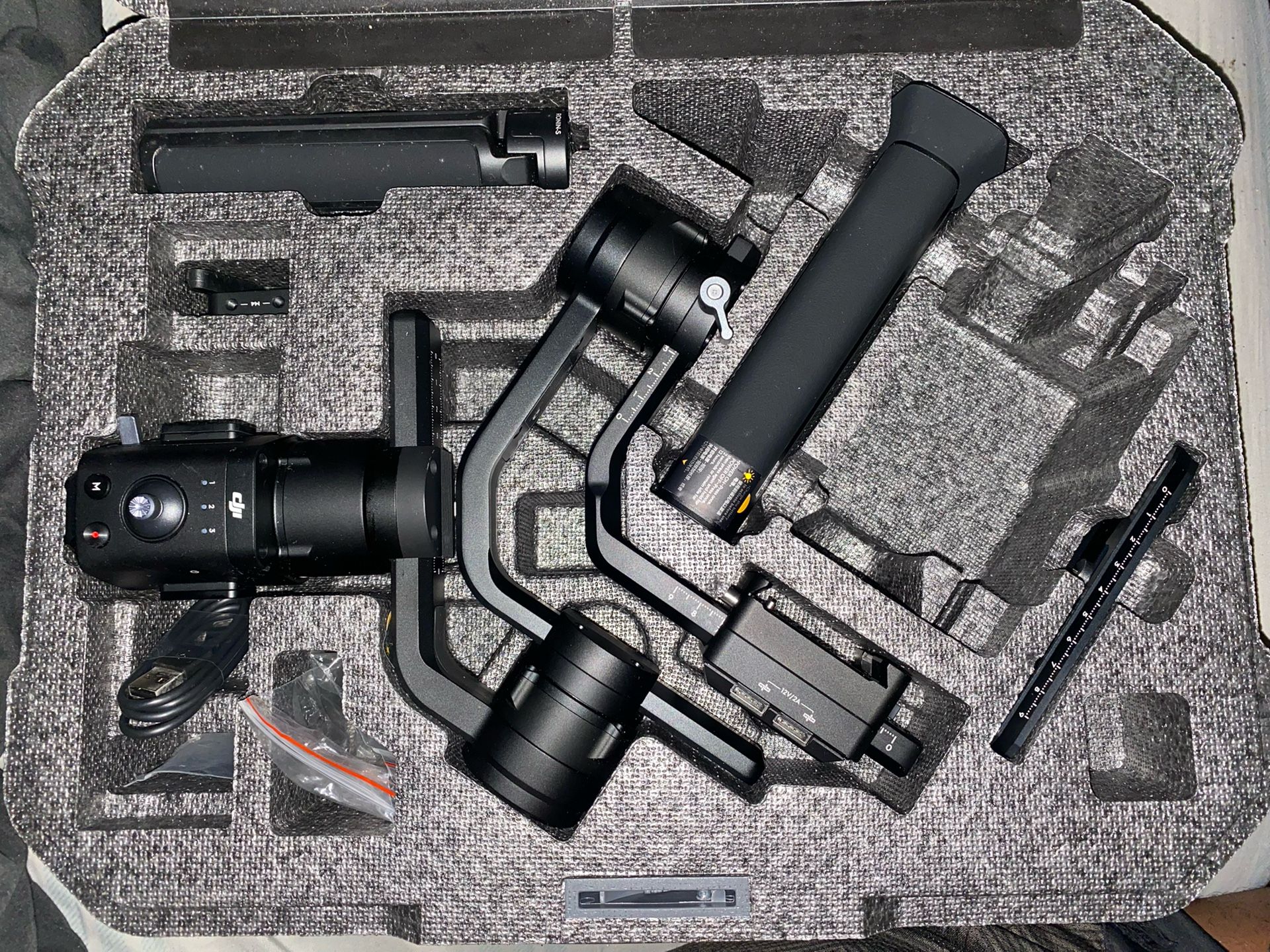DJI Ronin-S Essentials Kit - Camera Stabilizer 3-Axis Gimbal Handheld