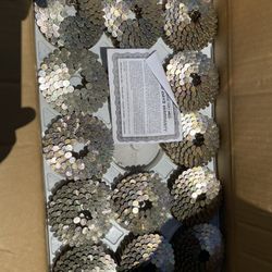 BRAND NEW BOX OF ROOFING NAILS. 7,200 NAILS