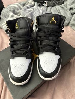 Jordan 1 mid