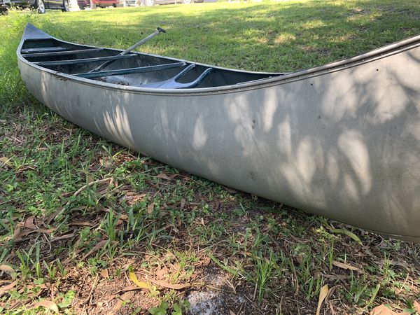 17 ft aluminum 2 seater-canoe for Sale in Royal Palm Beach 