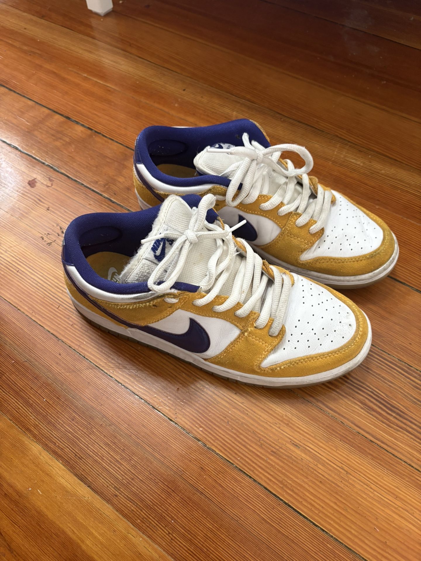 Size 10 Nike sb dunk Lazer Orange