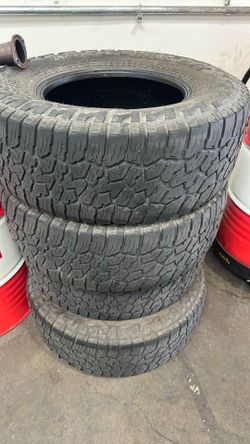 Falken Wildpeak 285/70/17
