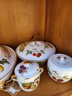Large set of Royal Worcester Evesham