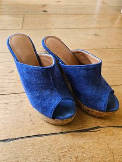 Suede royal blue platform shoes 6.5