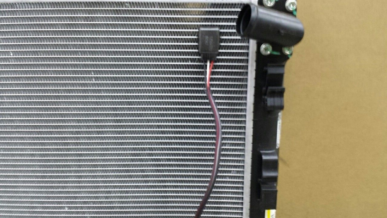 2007 Mitsubishi Outlander Radiator w/ ozone sensor for Sale in