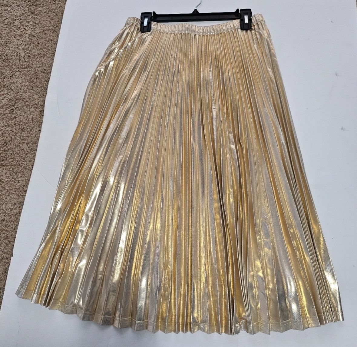 Banana Republic gold pleated skirt