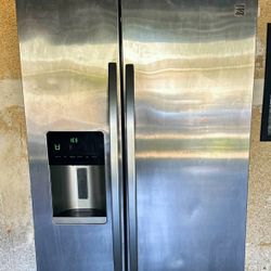 Kenmore Refrigerator Amazing Condition