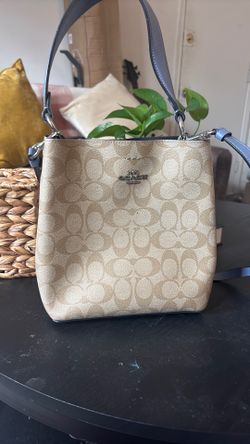 Coach Small bucket town hobo bag periwinkle smooth leather & signature canvas