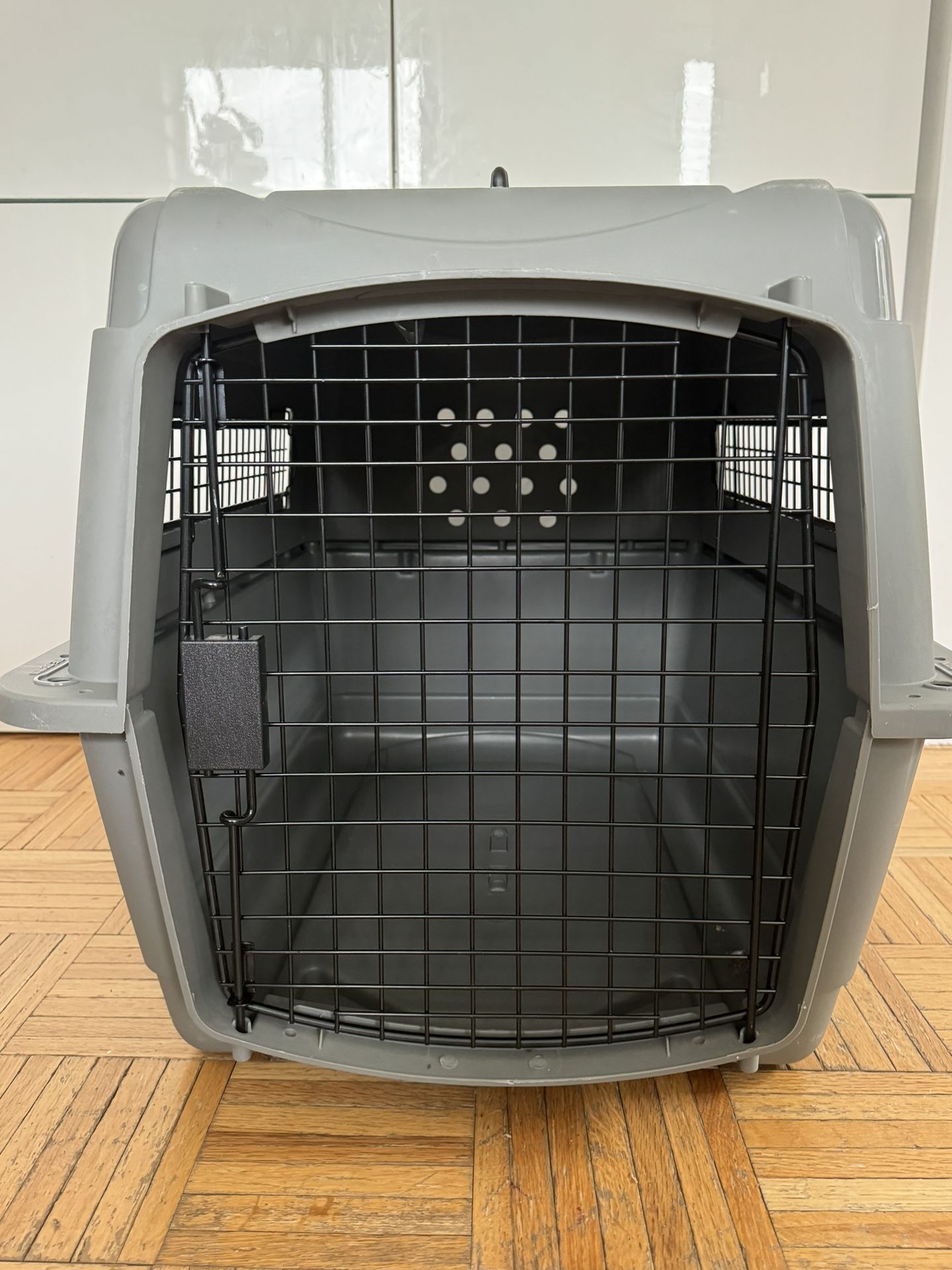Petmate Sky Kennel - New 
