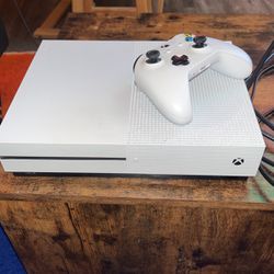 Perfectly Working Xbox One S