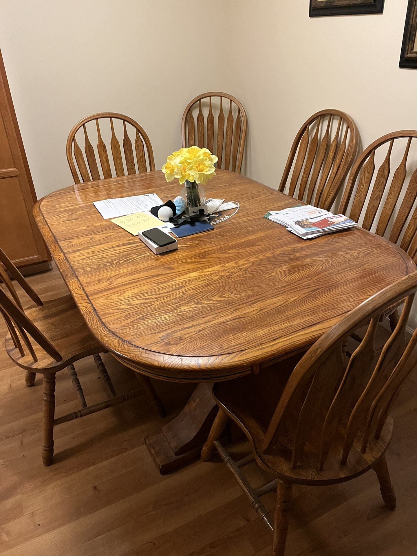 Oak Kitchen Table And 6 Matching Chairs