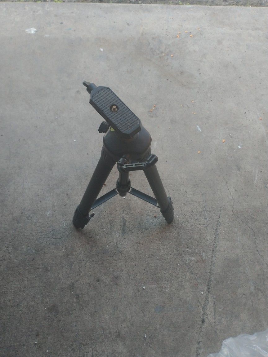 Old Tripod No Brand Name