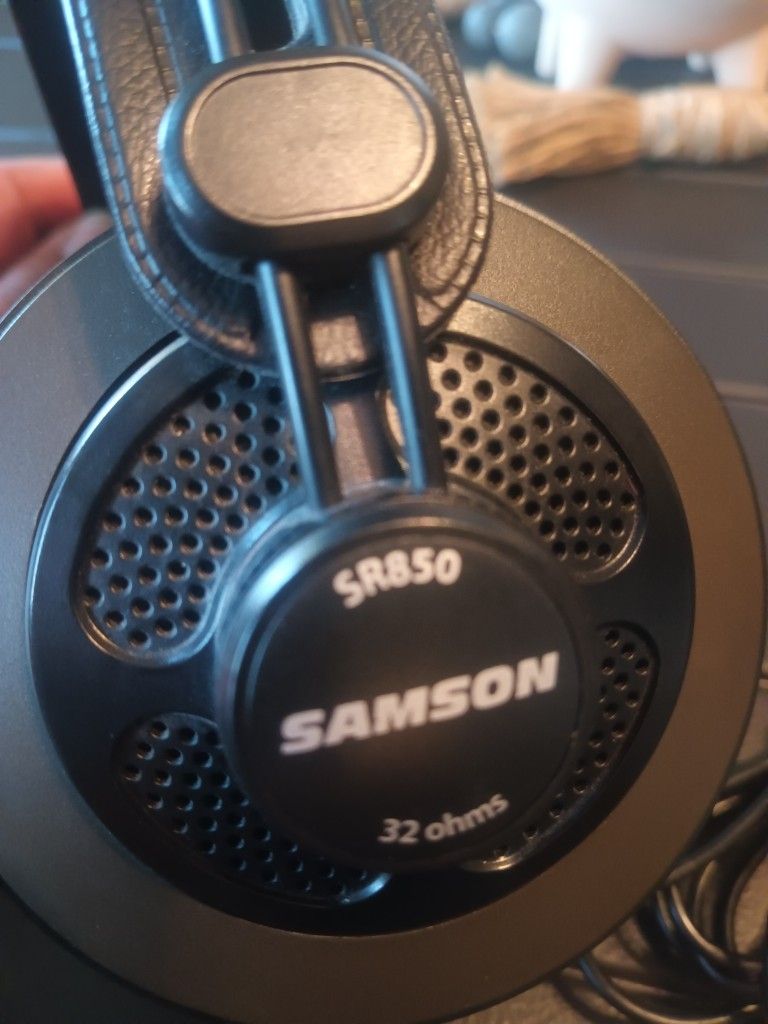 Samson. Sr850. 32 Ohms. 