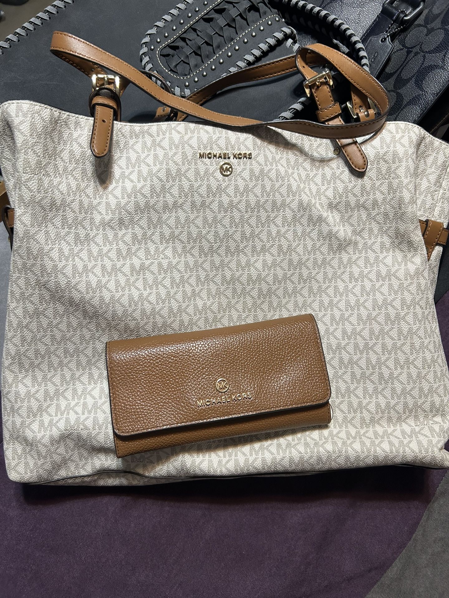 Michael Kors Purse And Wallet 