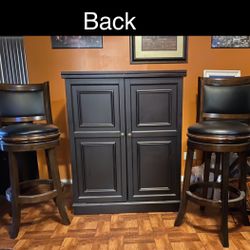 High End Oak wood Solid Convertible Bar And Stools!! 