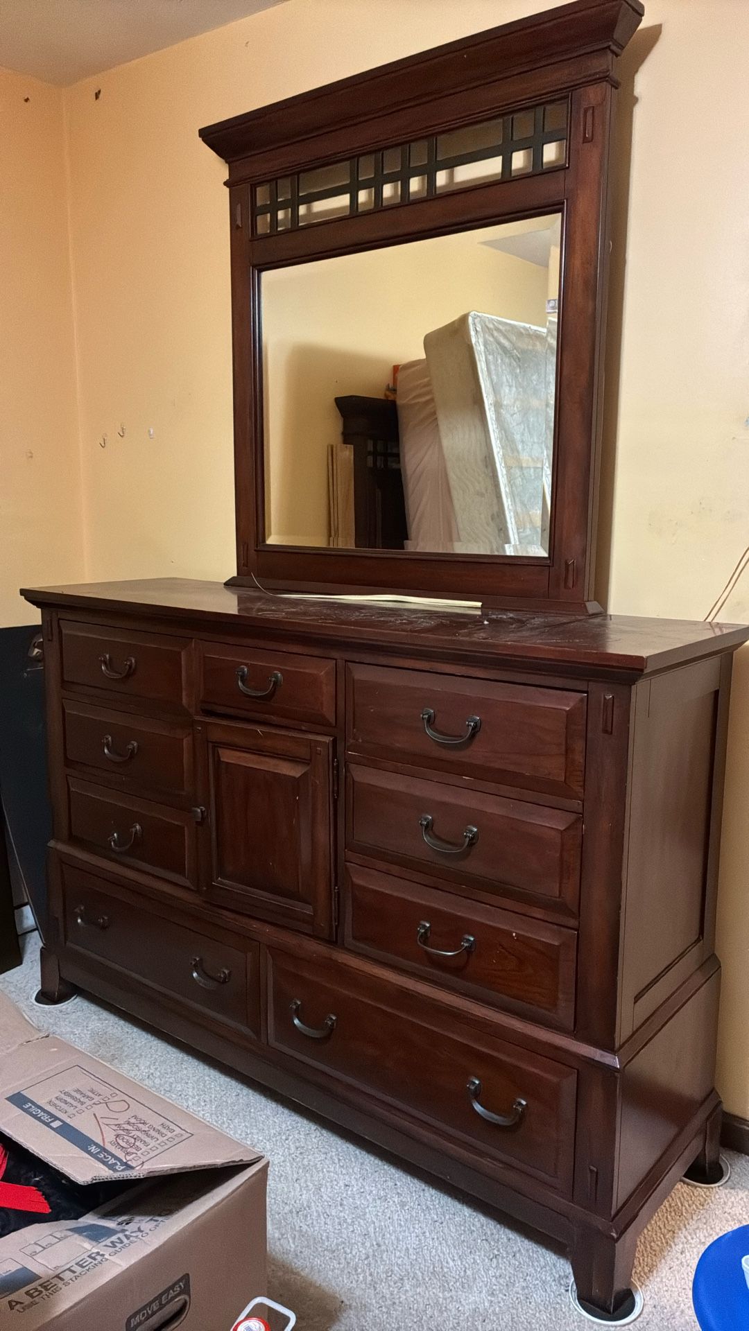 Three-piece Broyhill bedroom set