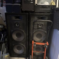 Reciver And 4 12inc Speakers 