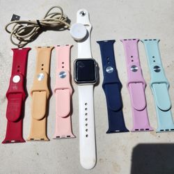 iWatch With Extra Bands Charger WORKS GREAT!