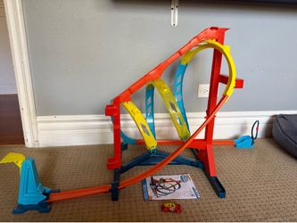 Hot Wheels Corkscrew Twist Track Set – Complete & Working – Includes Car