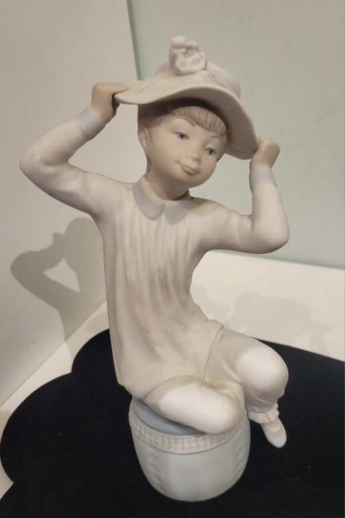 Retired Lladro Figurine