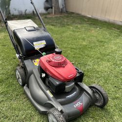 Lawnmower Honda HRX217 Gas Lawn Mower