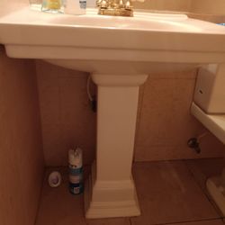 Bathroom Sink Pedestal 