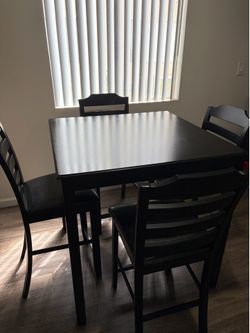 Black Hightop Dinning Table