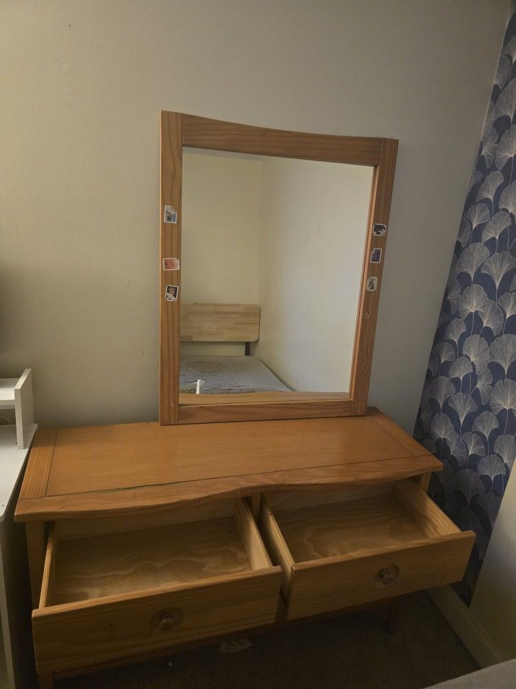 Dresser With Mirror And Nightstand