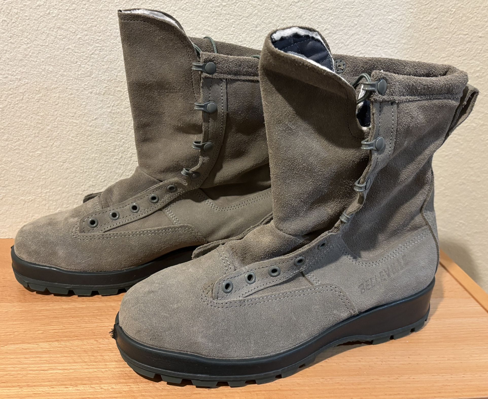 Military Surplus Winter Combat Boots, GoreTex, Steel Toe, New, 9.5